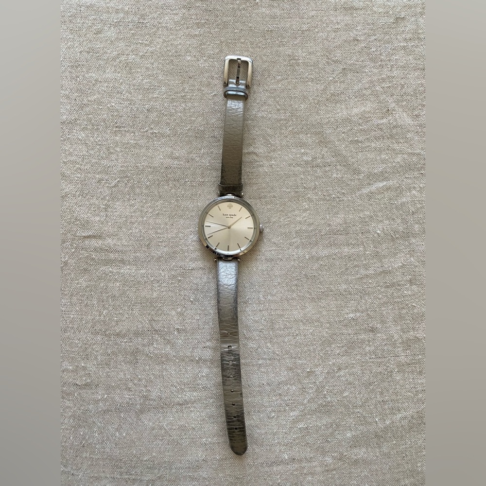 Kate Spade New York Genuine Leather Three-Hand Watch in Gray Leather/Silver Face